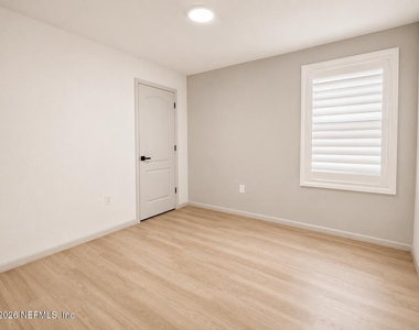 6068 Bucking Bronco Drive - Photo Thumbnail 5