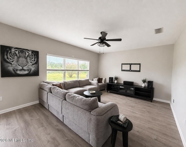 647 Sunny Stroll Drive - Photo Thumbnail 7
