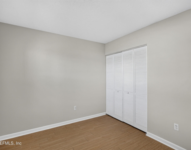 700 W Pope Road - Photo Thumbnail 15