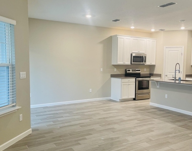 12830 Josslyn Lane - Photo Thumbnail 5