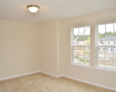 174 Spring Park Avenue - Photo Thumbnail 12