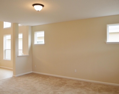 174 Spring Park Avenue - Photo Thumbnail 20