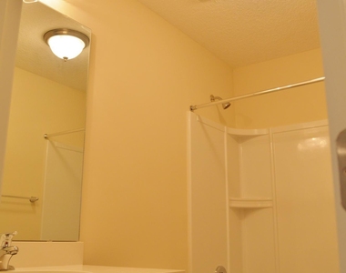 174 Spring Park Avenue - Photo Thumbnail 13