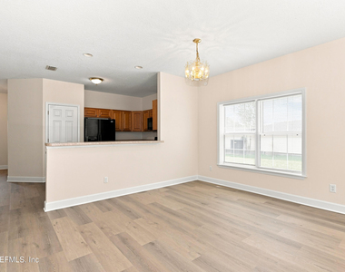 574 Stocks Street - Photo Thumbnail 4