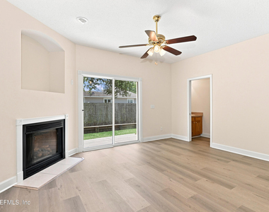 574 Stocks Street - Photo Thumbnail 2