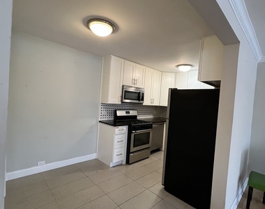 2400 W Balmoral Avenue - Photo Thumbnail 7