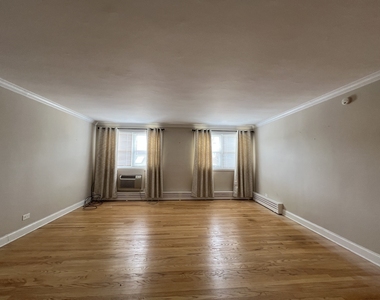 2400 W Balmoral Avenue - Photo Thumbnail 10