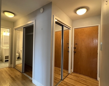 2400 W Balmoral Avenue - Photo Thumbnail 2