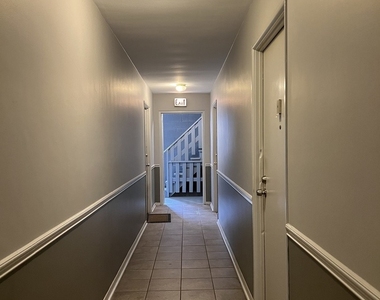 2400 W Balmoral Avenue - Photo Thumbnail 16