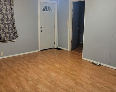 1823 9th Street - Photo Thumbnail 10