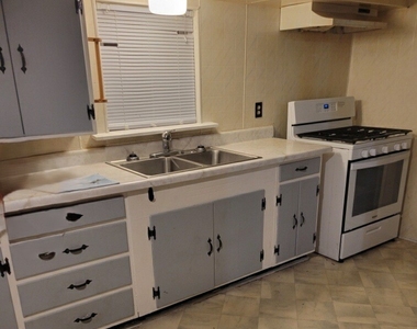 1823 9th Street - Photo Thumbnail 1