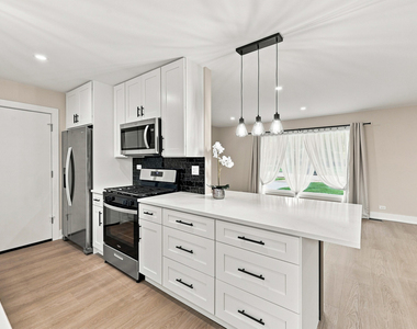 352 Sioux Lane - Photo Thumbnail 4
