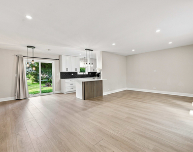 352 Sioux Lane - Photo Thumbnail 1
