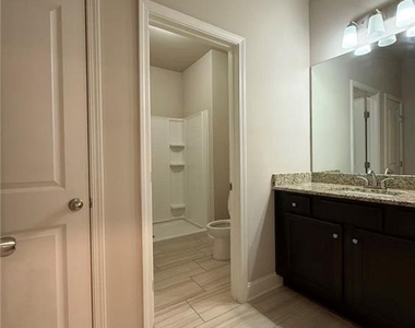 3059 Ivy Crossing Drive - Photo Thumbnail 10