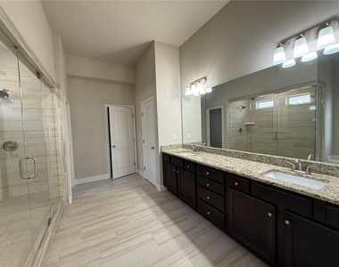 3059 Ivy Crossing Drive - Photo Thumbnail 13