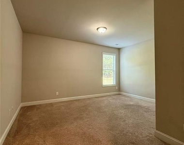 3059 Ivy Crossing Drive - Photo Thumbnail 9