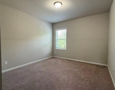 3059 Ivy Crossing Drive - Photo Thumbnail 17