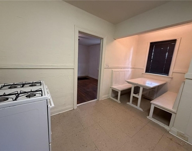 2353 Shelby Street - Photo Thumbnail 4