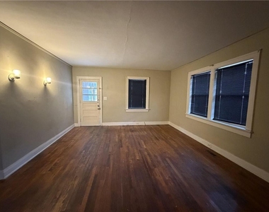 2353 Shelby Street - Photo Thumbnail 6