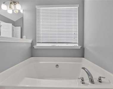 153 Fitzroy Lane - Photo Thumbnail 43