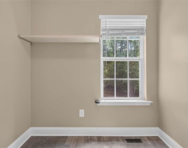 153 Fitzroy Lane - Photo Thumbnail 27