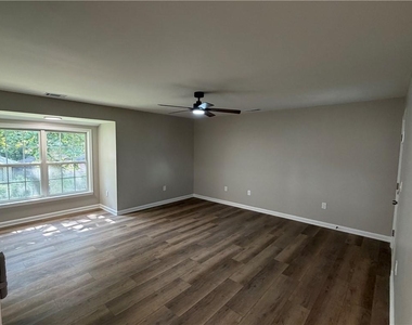 1286 N Lea Court Se - Photo Thumbnail 3