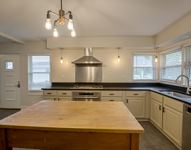 219 Spring Avenue - Photo Thumbnail 4