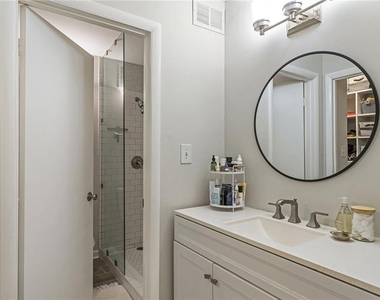 6800 Glenridge Drive - Photo Thumbnail 20