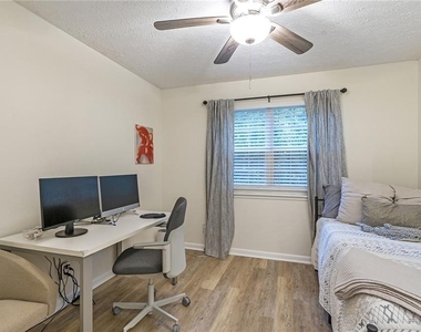 6800 Glenridge Drive - Photo Thumbnail 23