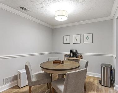 6800 Glenridge Drive - Photo Thumbnail 8