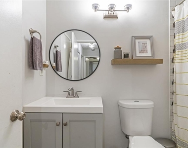 6800 Glenridge Drive - Photo Thumbnail 15