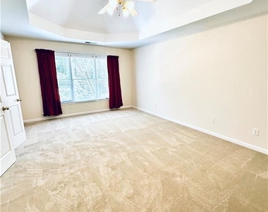811 Valley Drive - Photo Thumbnail 12