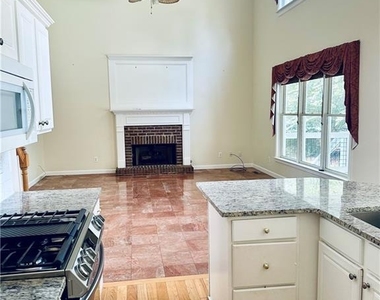 811 Valley Drive - Photo Thumbnail 9