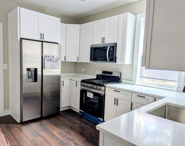 717 N Homan Avenue - Photo Thumbnail 9