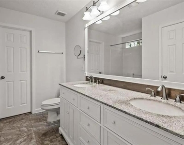 173 Village Trace - Photo Thumbnail 7
