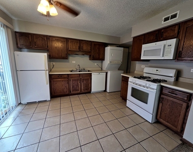 321 Joan Court - Photo Thumbnail 2