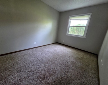 321 Joan Court - Photo Thumbnail 5