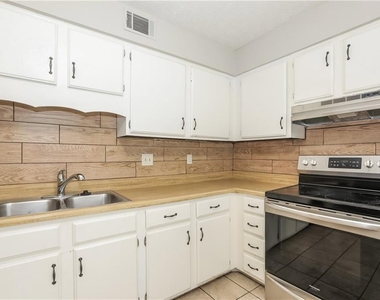 442 Sherwood Oaks Road - Photo Thumbnail 2