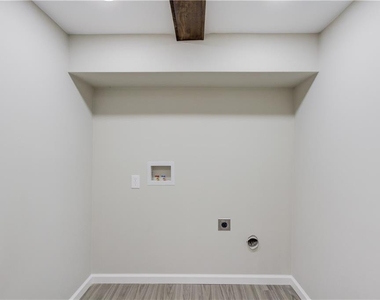154 Huston Drive - Photo Thumbnail 16