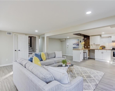 154 Huston Drive - Photo Thumbnail 7