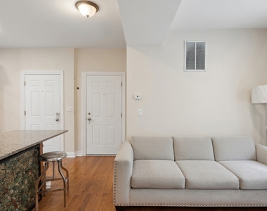 3348 W Wilson Avenue - Photo Thumbnail 5