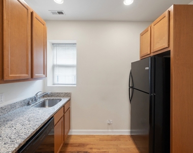 3348 W Wilson Avenue - Photo Thumbnail 2