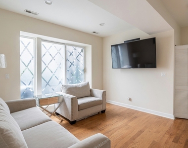 3348 W Wilson Avenue - Photo Thumbnail 3