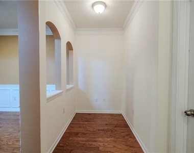 4007 Westchester Ridge Ne - Photo Thumbnail 8