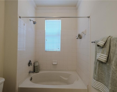 4007 Westchester Ridge Ne - Photo Thumbnail 13
