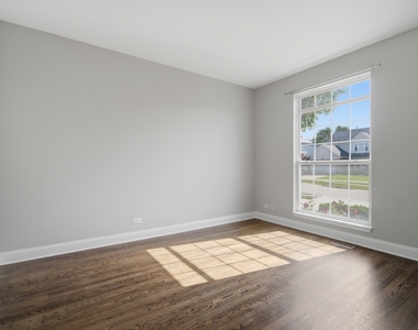 5280 Burnham Street - Photo Thumbnail 4