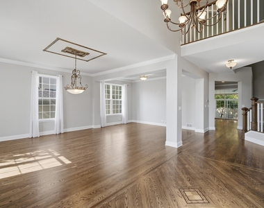 5280 Burnham Street - Photo Thumbnail 3