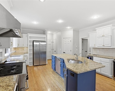 4563 Fountain Drive - Photo Thumbnail 9