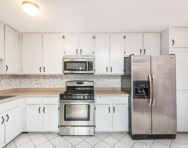 1049 W Ogden Avenue - Photo Thumbnail 6
