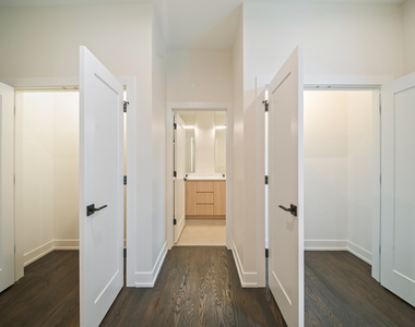 408 E 50th Place - Photo Thumbnail 9